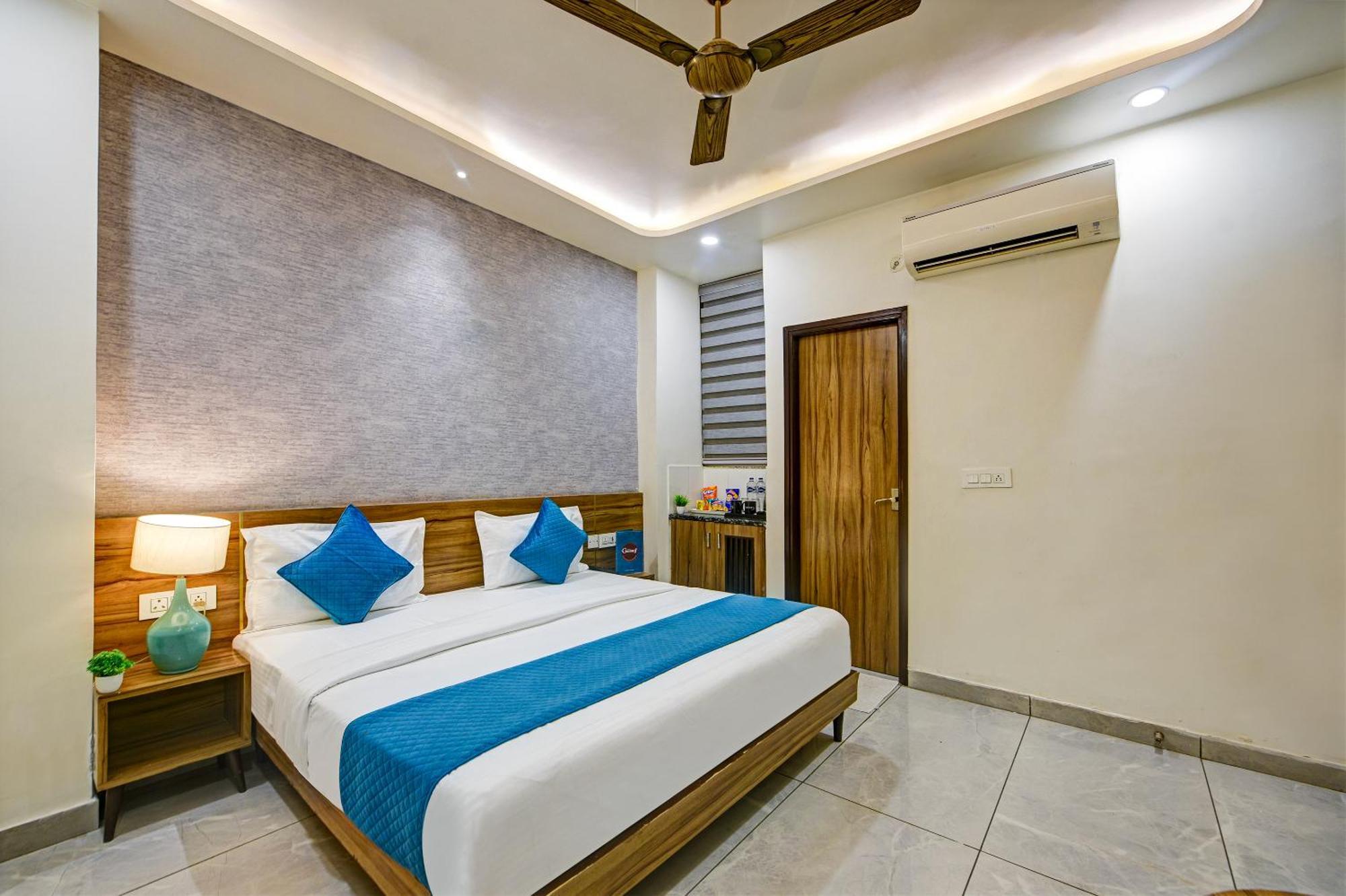 Gallivanto Inn Дели Экстерьер фото