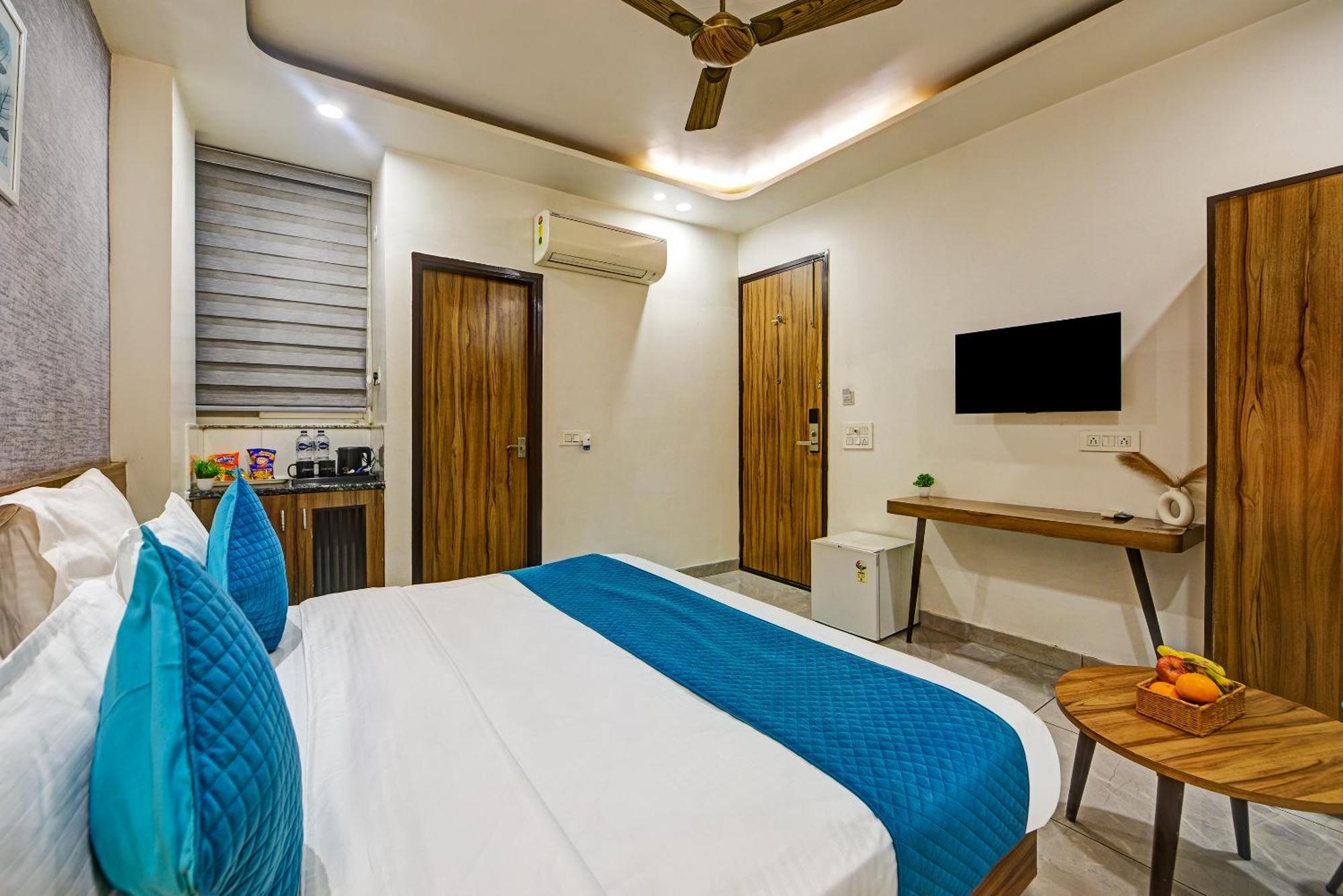 Gallivanto Inn Дели Экстерьер фото